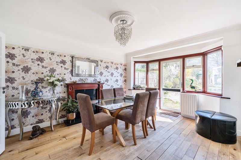 Dining Room- click for photo gallery